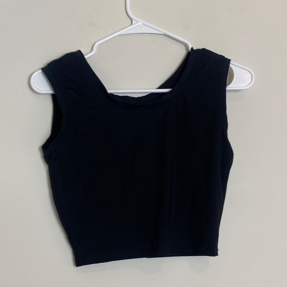 Alo Yoga Black Crewneck Sleeveless Tank Top Crop Top Size M - Picture 3 of 4